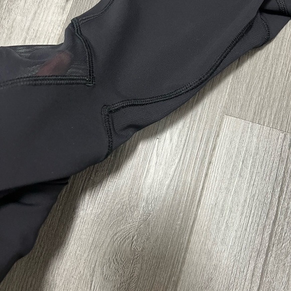 Lululemon high rise mesh design leggings / black / Size 2 - Picture 10 of 13